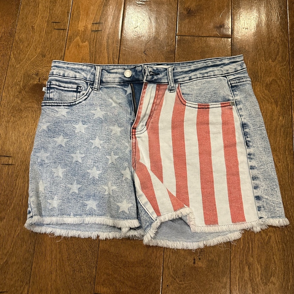 Judy Blue Americana Shorts